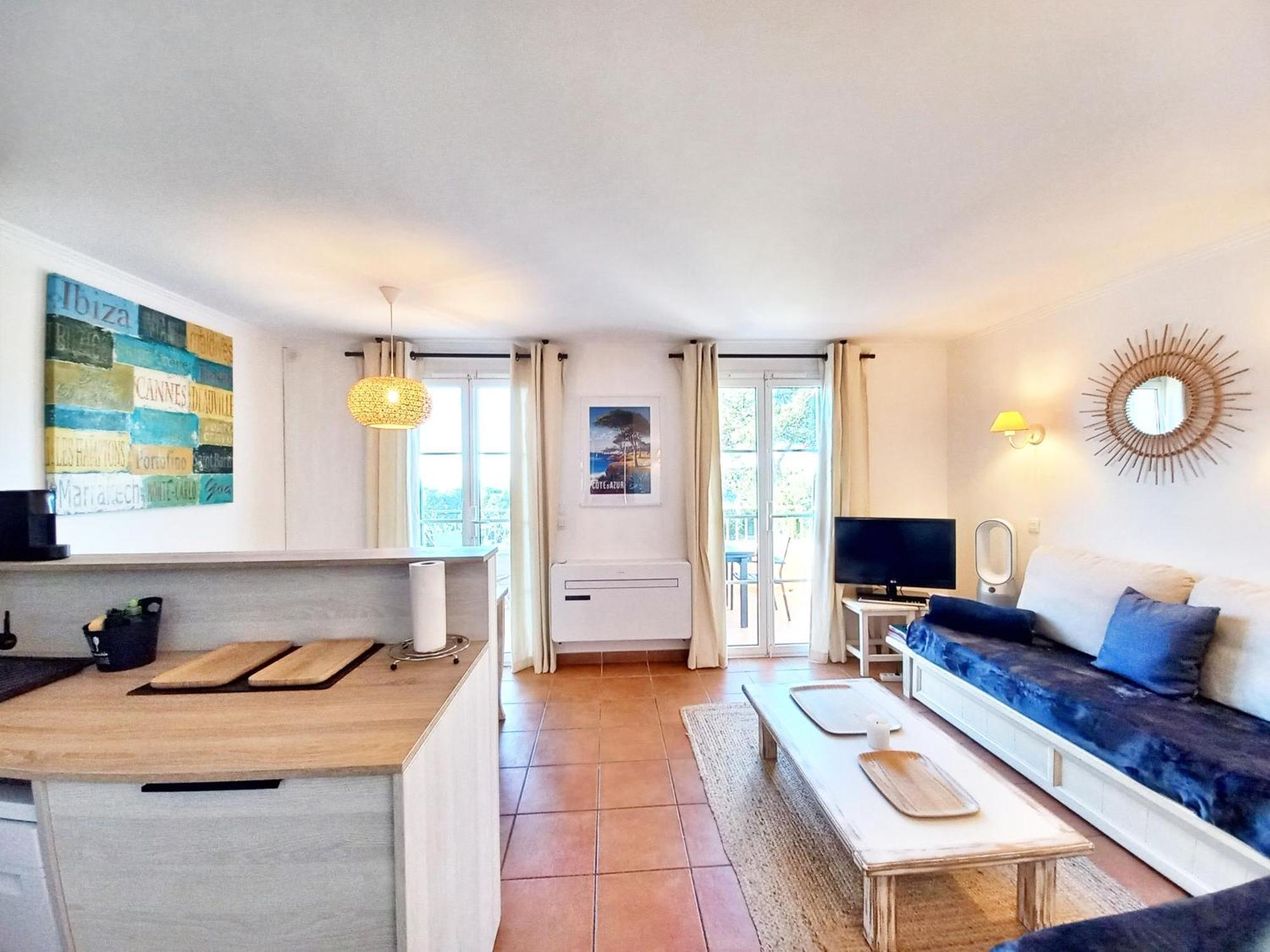 Le Dramont Vue Panoramique Foret Apartment *